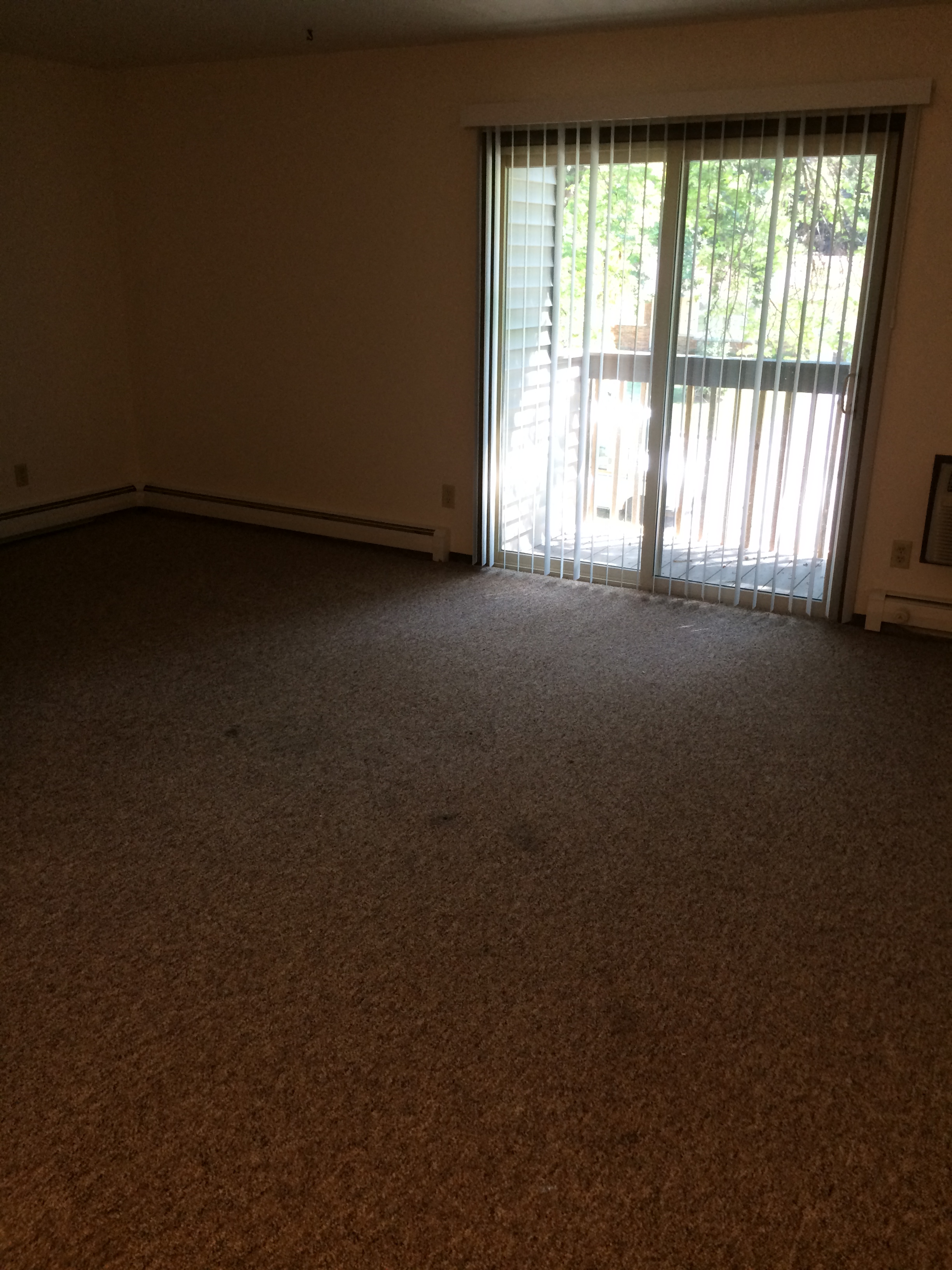 Photos and Video of Country Glenn Apartments in Lodi, WI